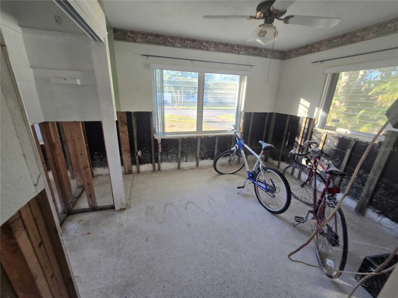 BAYWOOD SHORES 1ST ADD - Residential