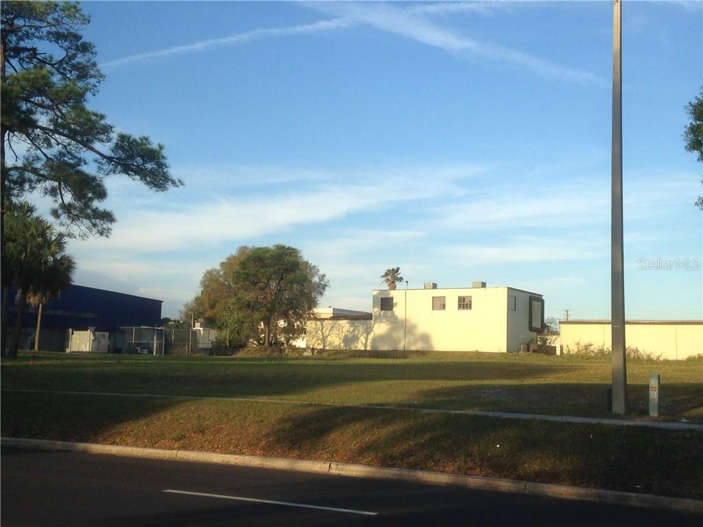 INTERNATIONAL COVE - Land