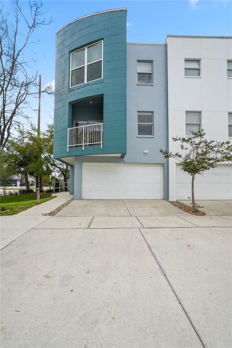 SWANN AVE TWNHMS - Residential