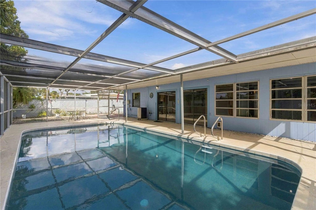 Photo of 5712 20th Street W, Bradenton, FL 34207 (MLS # A4711379)