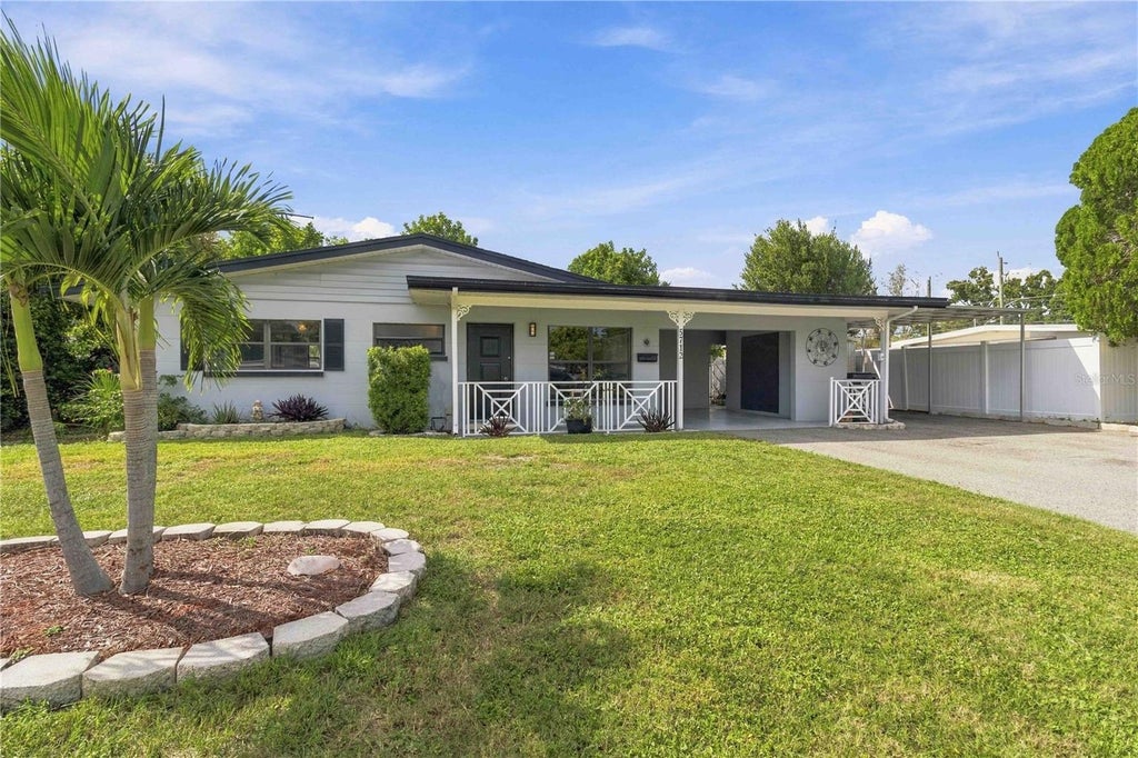 Photo of 5712 20th Street W, Bradenton, FL 34207 (MLS # A4711379)