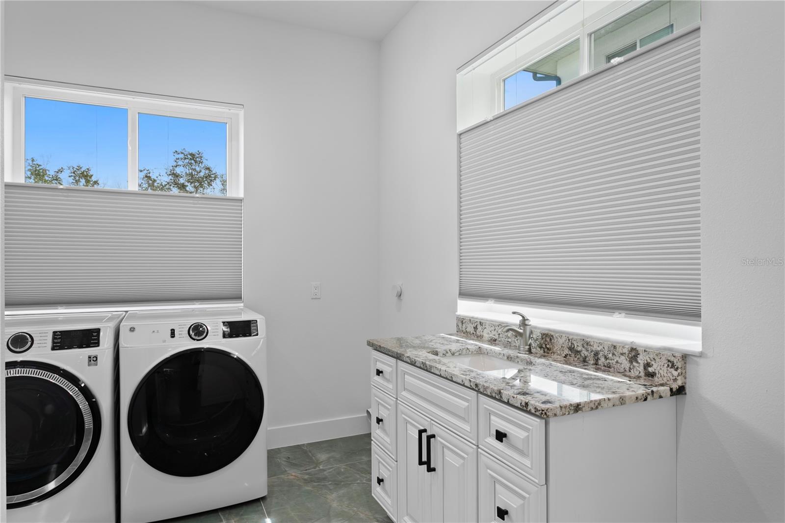 DUNEDIN SHORES - Residential