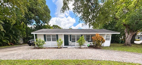 Photo of 1323 S Shade Avenue, Sarasota, FL 34239 (MLS # TB8556018)