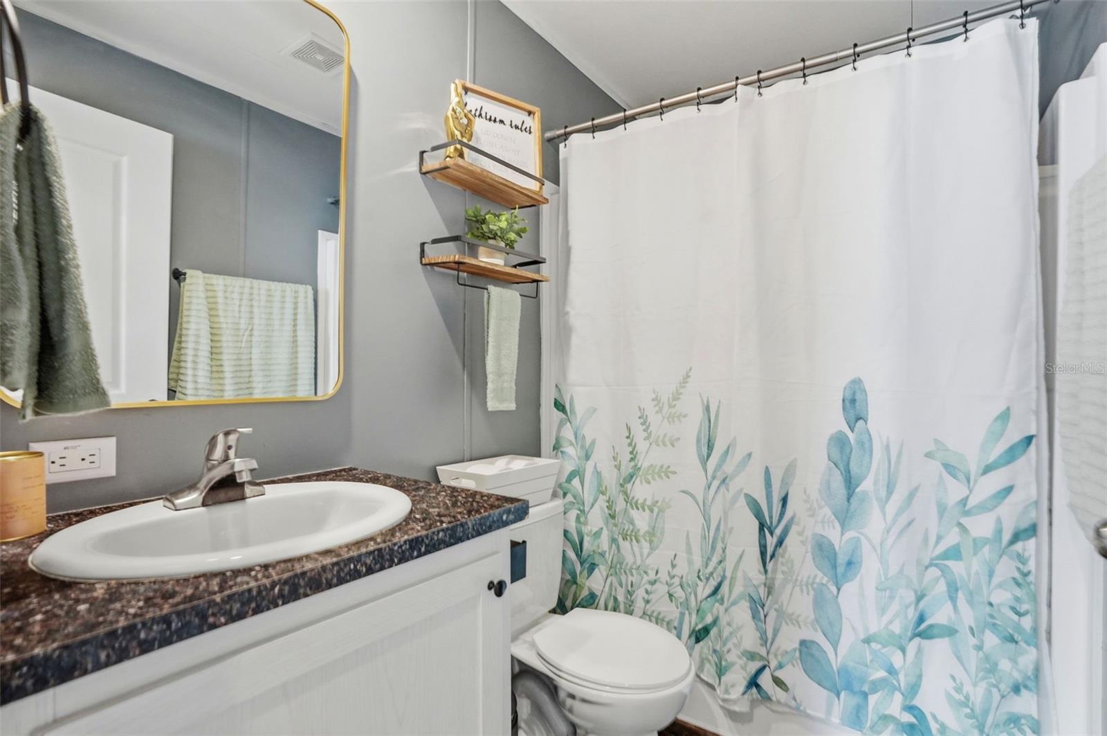 LUCKY HILLS AN UNREC SUB - Residential