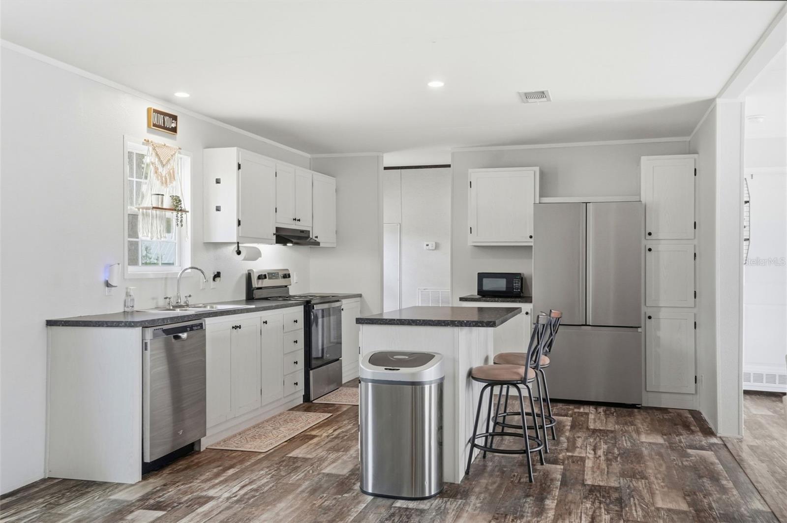 LUCKY HILLS AN UNREC SUB - Residential