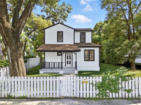Photo of 501 E Sparkman Avenue, Tampa, FL 33602 (MLS # TB8515904)