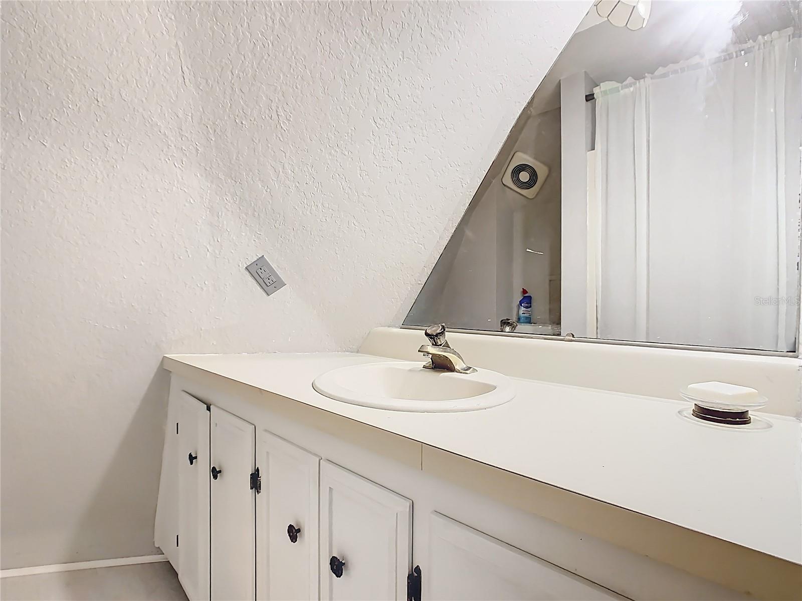 OAKRIDGE ESTATES - Residential