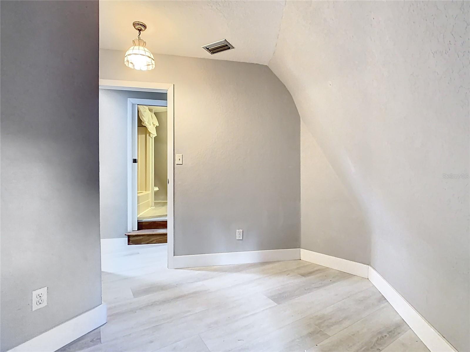 OAKRIDGE ESTATES - Residential