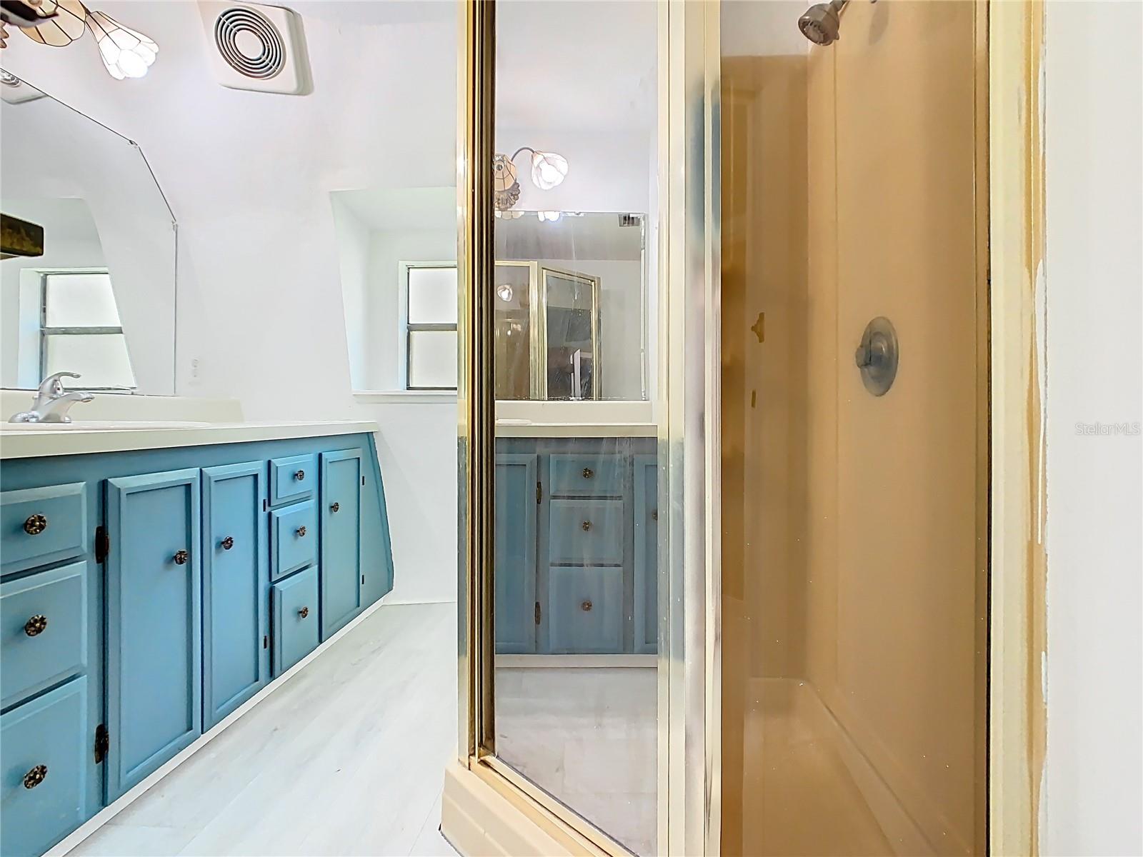 OAKRIDGE ESTATES - Residential