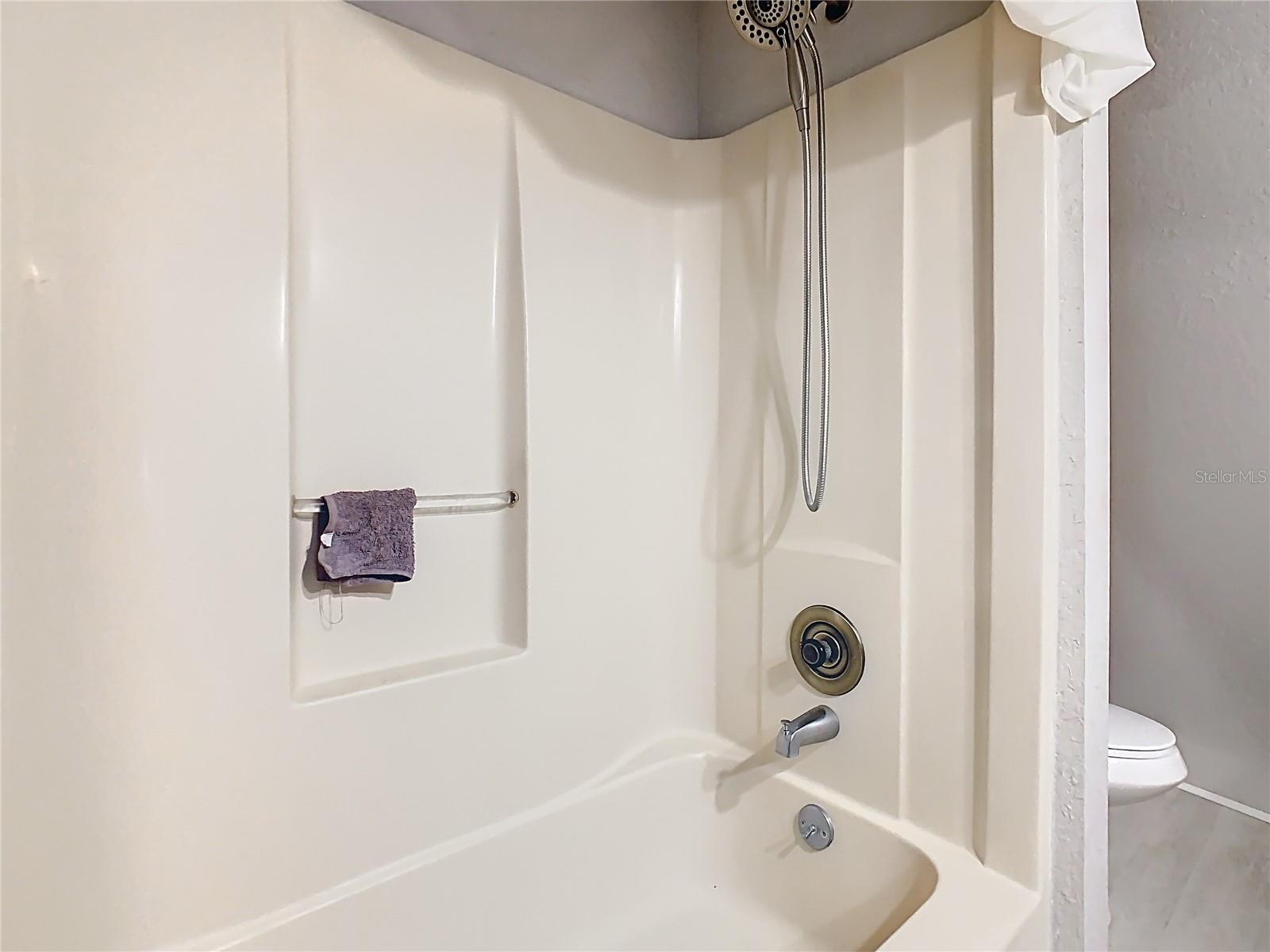 OAKRIDGE ESTATES - Residential