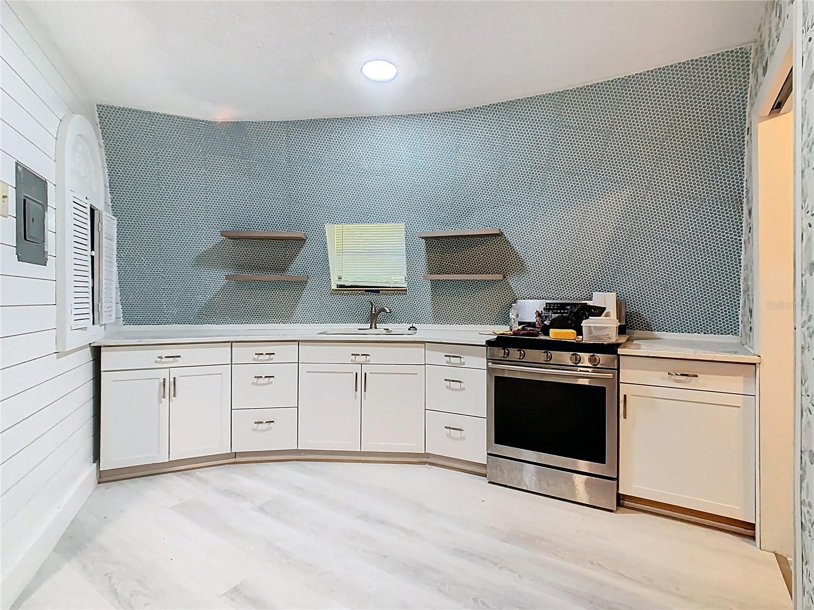 OAKRIDGE ESTATES - Residential