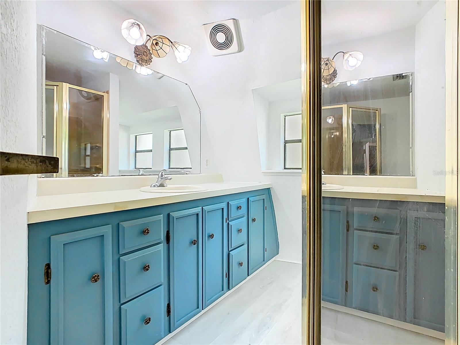 OAKRIDGE ESTATES - Residential