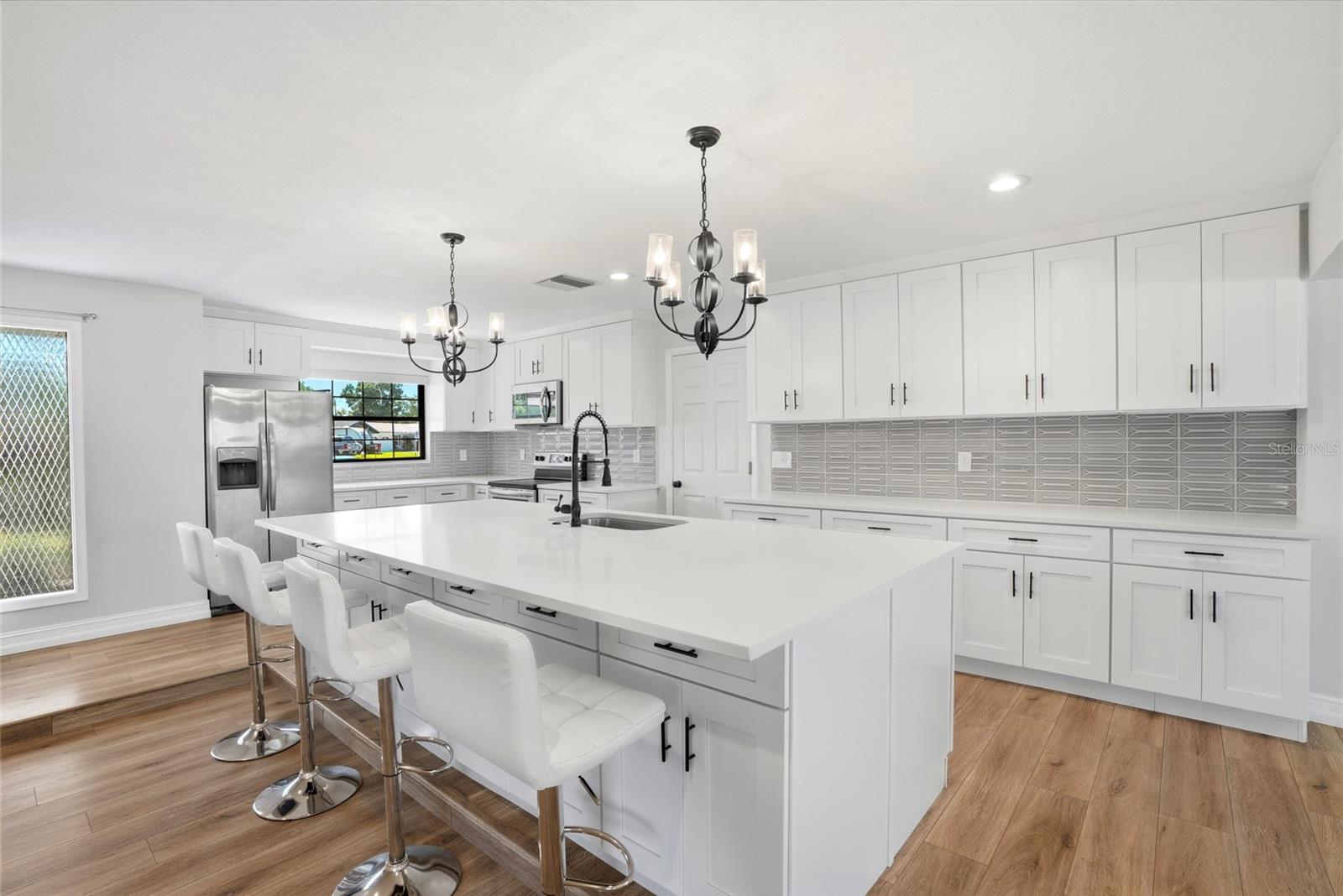 DOUGLAS MANOR PARK 1ST ADD - Residential
