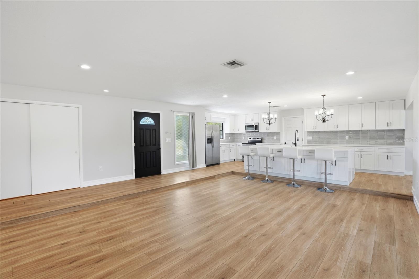 DOUGLAS MANOR PARK 1ST ADD - Residential