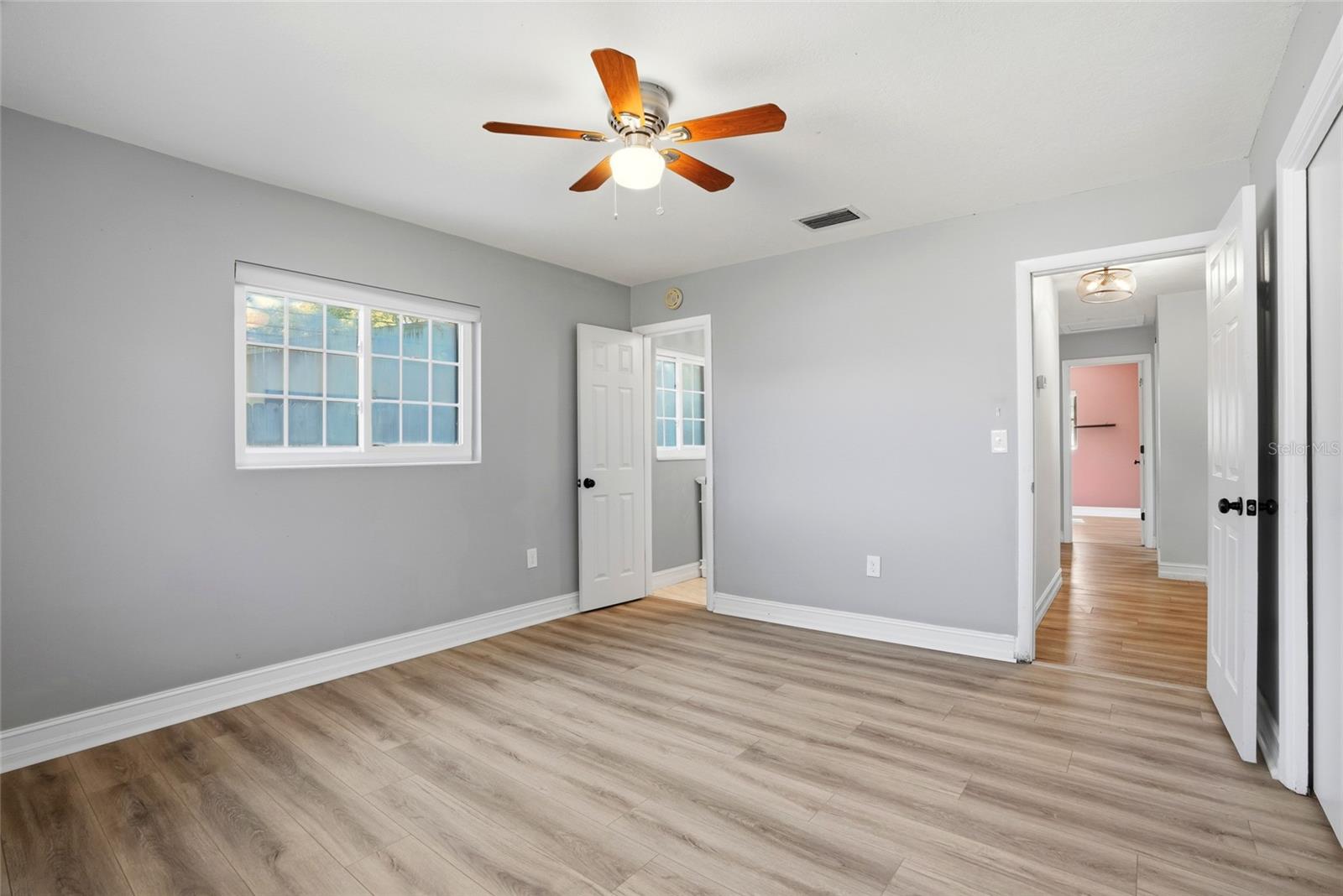 DOUGLAS MANOR PARK 1ST ADD - Residential