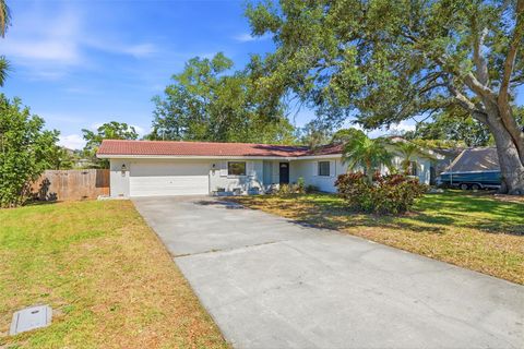 Photo of 1349 Viewtop Drive, Clearwater, FL 33764 (MLS # TB8507869)
