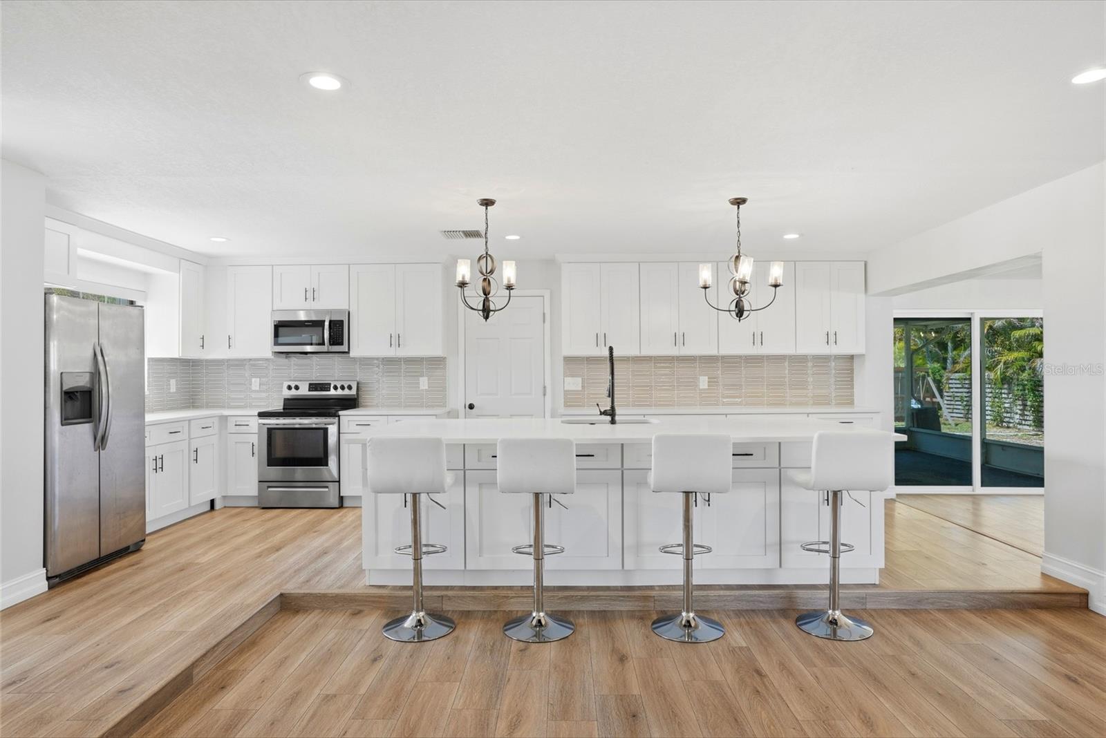 DOUGLAS MANOR PARK 1ST ADD - Residential