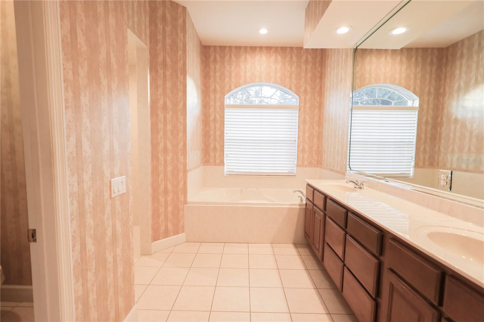 LAUREL RUN - Residential