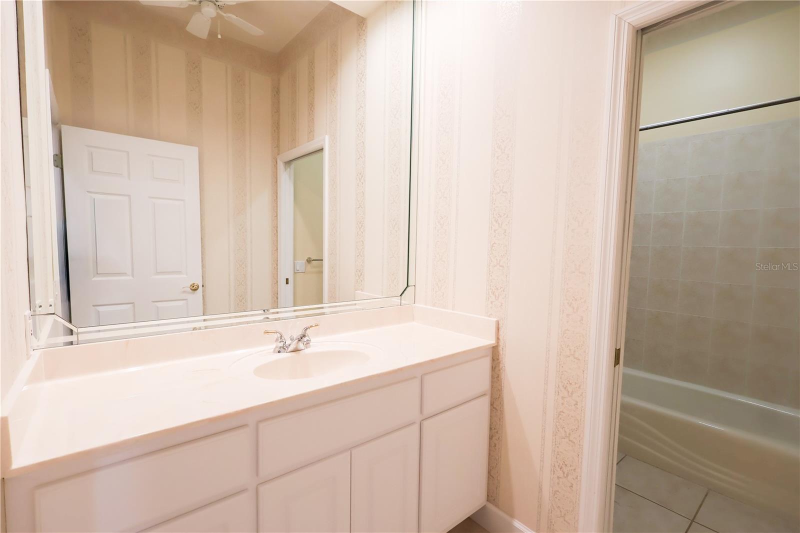 LAUREL RUN - Residential