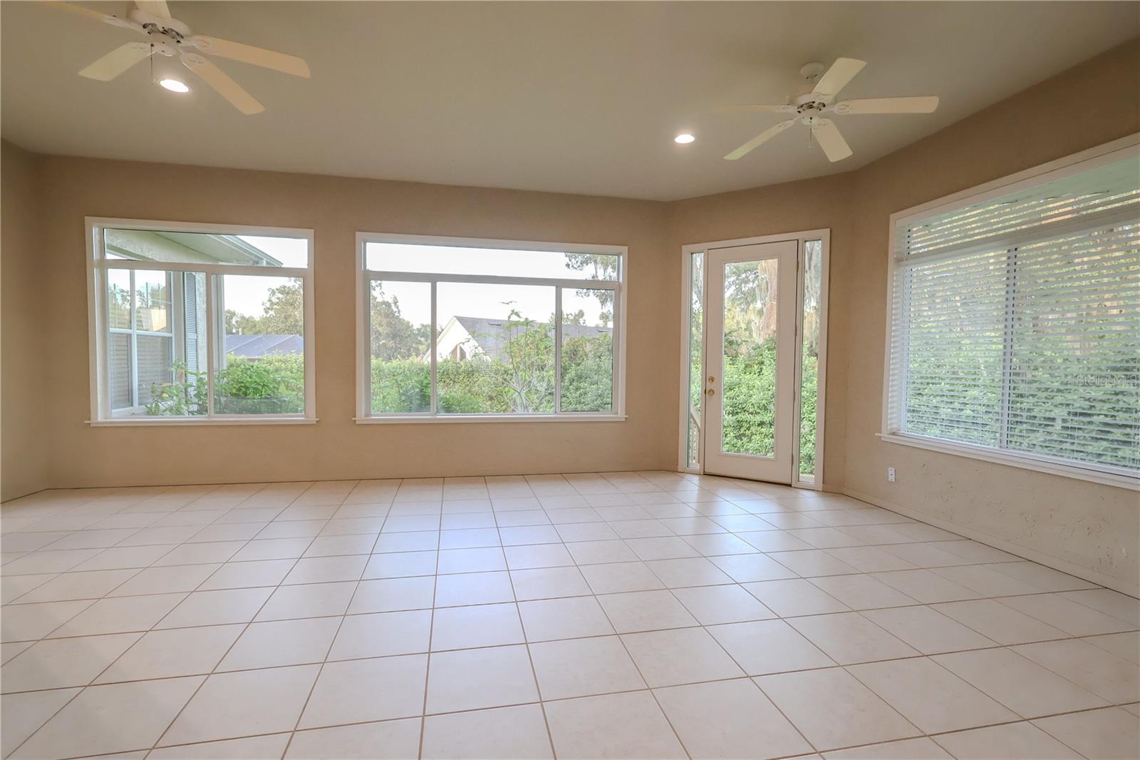 LAUREL RUN - Residential