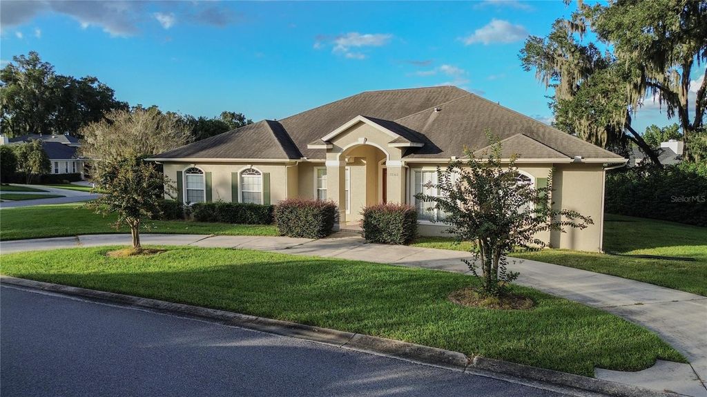 Photo of 2243 SE Laurel Run Drive, Ocala, FL 34471 (MLS # OM711612)
