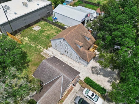 Tiny photo for 25 E Pinecrest Avenue, Eustis, FL 32726 (MLS # O6431856)