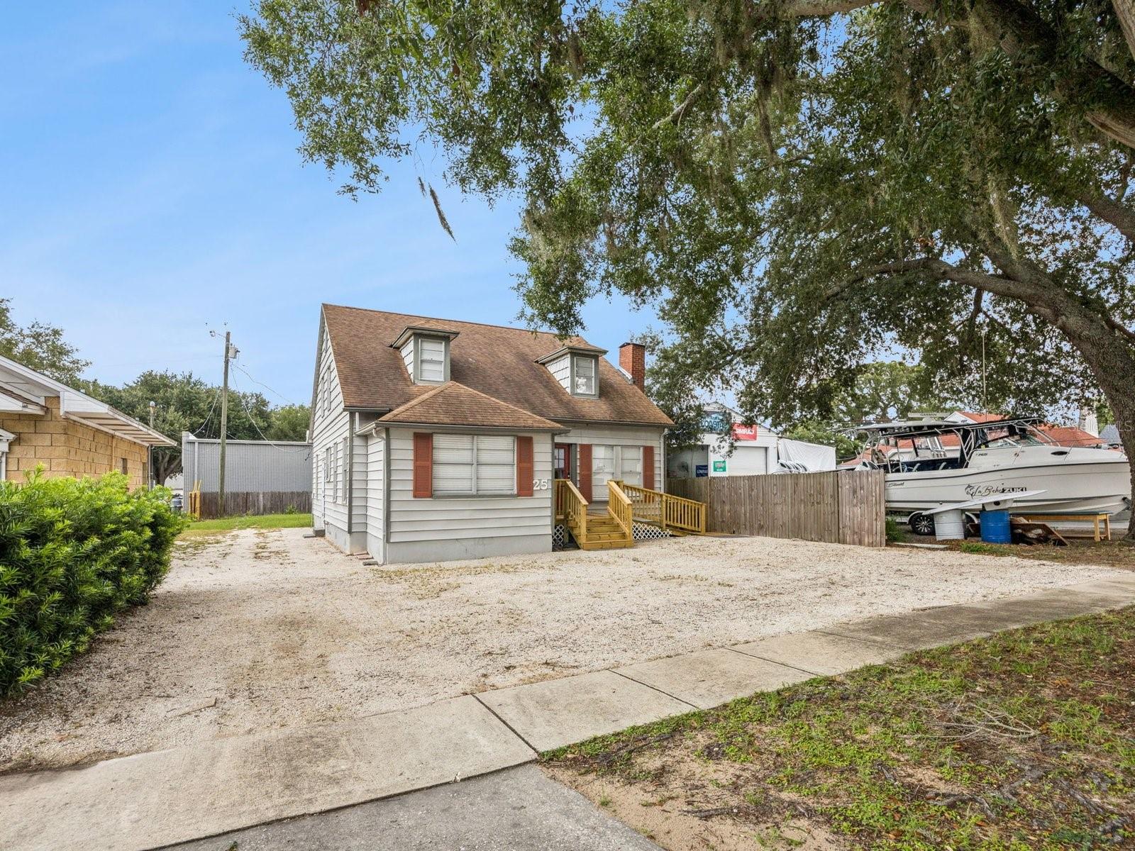 25 E PINECREST AVENUE