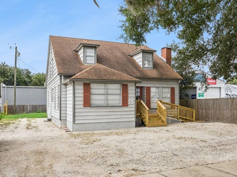 Tiny photo for 25 E Pinecrest Avenue, Eustis, FL 32726 (MLS # O6431856)