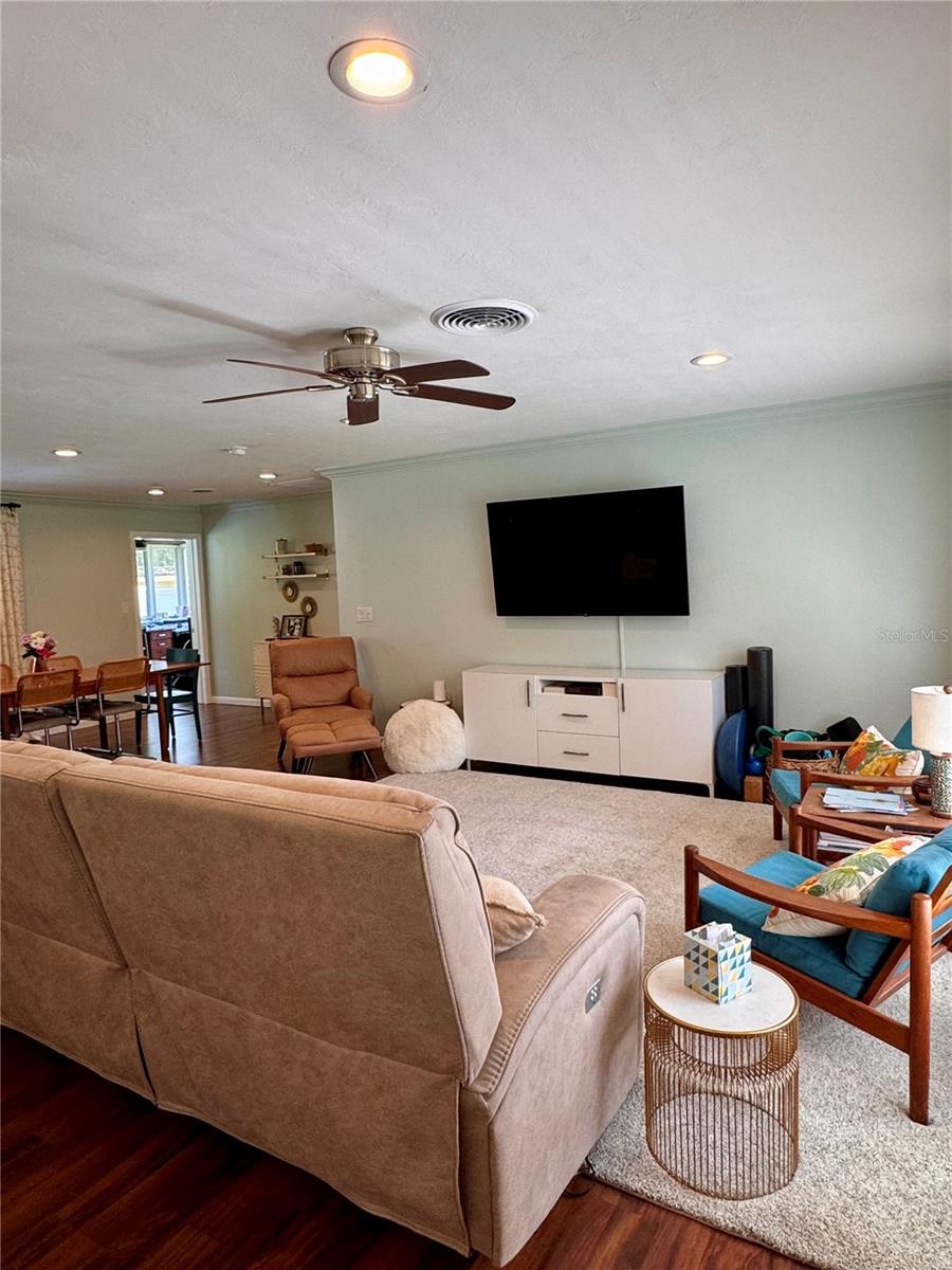 706 SE 28TH AVENUE