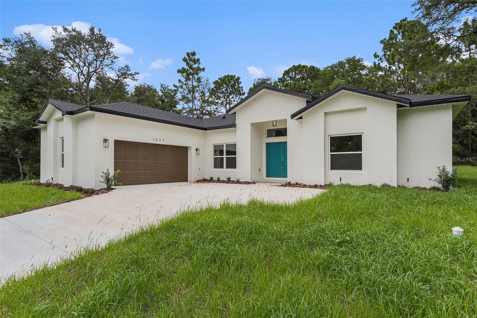1627 W BEACH PLUM DRIVE