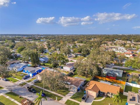 A home in SEMINOLE