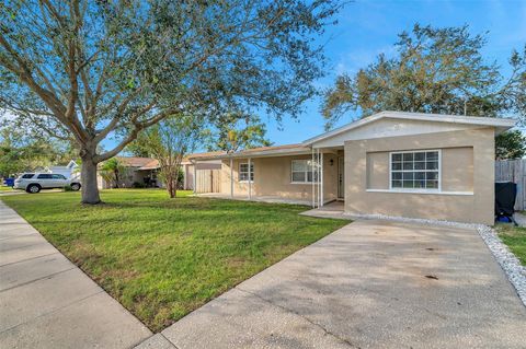 A home in SEMINOLE