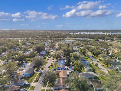 A home in SEMINOLE