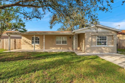 A home in SEMINOLE