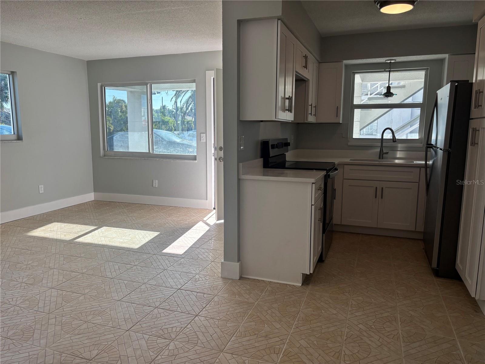 COSMO CONDO - Residential Lease