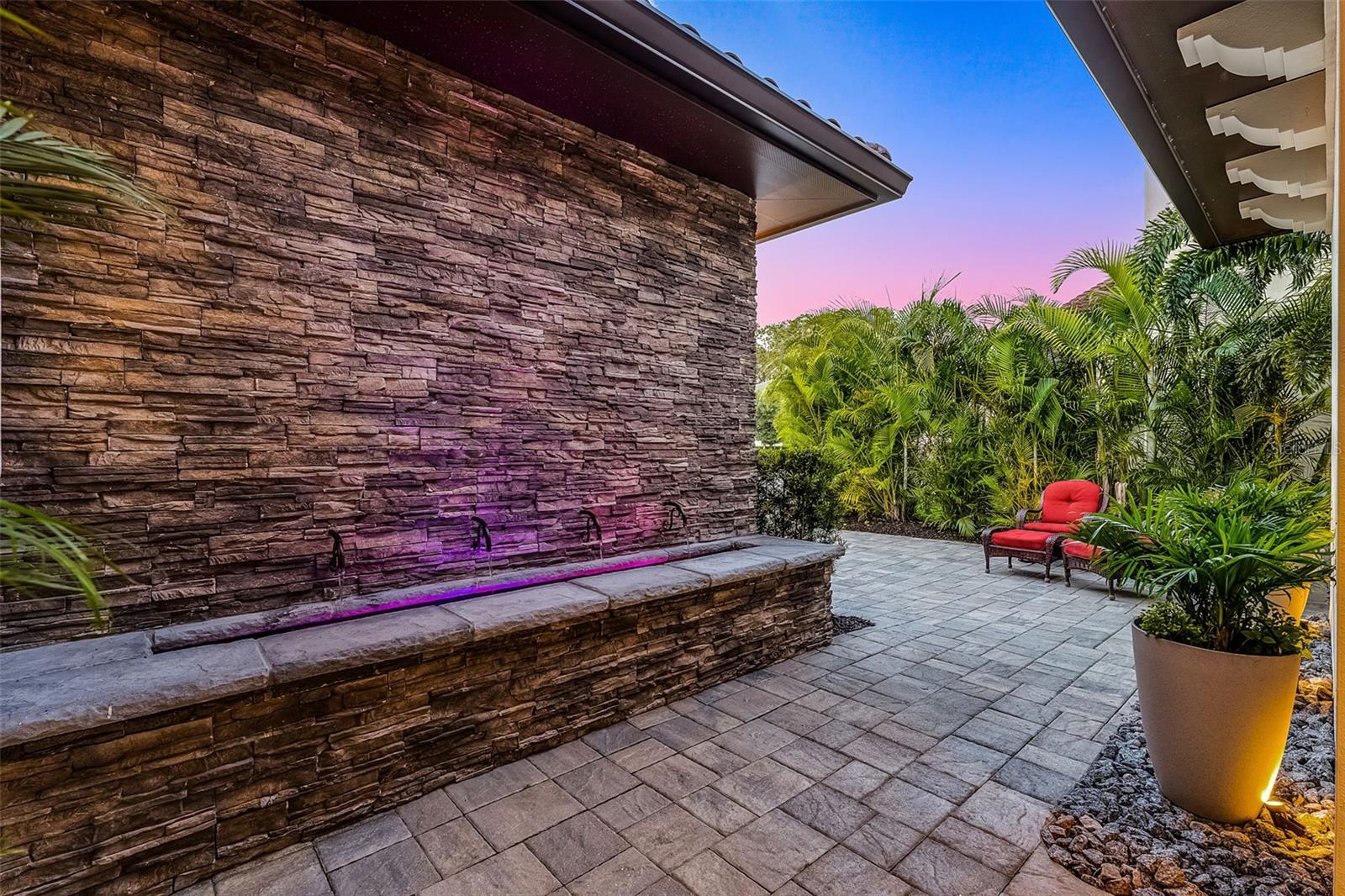 10122 ROYAL ISLAND COURT