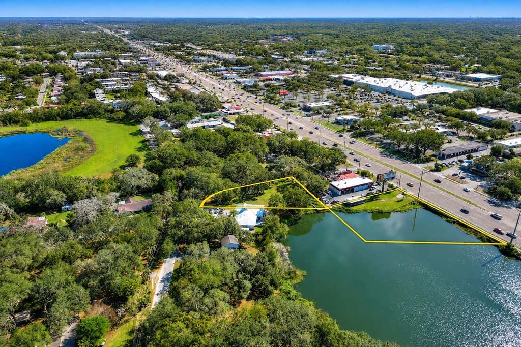 Photo of 1214 W Brandon Boulevard, Brandon, FL 33511 (MLS # TB8514548)