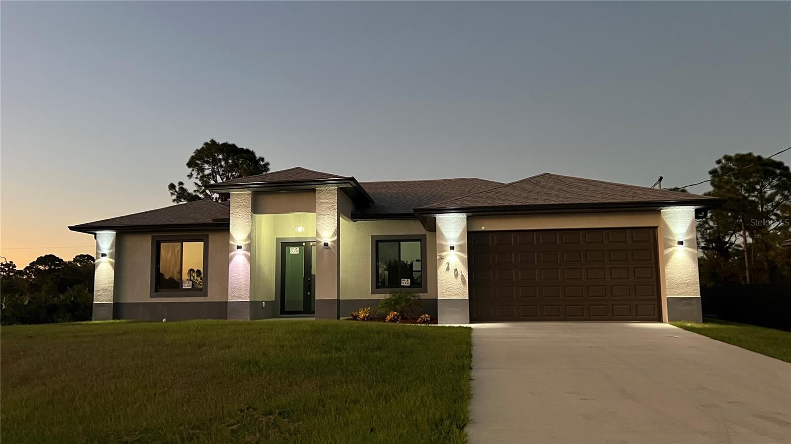 Welcome to this gorgeous, brand-new home, offering modern living at its finest! This spacious 3-bedroom, 3-bathroom beauty features dual master bedrooms, providing maximum comfort and privacy for all. Enjoy an open-concept layout with soaring 10-foot ceilings, making the space feel even more expansive and airy.
Key features include:
* Stainless steel appliances for a sleek, modern kitchen with large island.
* Impact windows for peace of mind during stormy weather.
* A two-car garage offering ample storage and parking space.
* A spacious .25-acre lot, perfect for outdoor activities or entertaining.
This home is ideal for those seeking a blend of style, space, and convenience. Located in a vibrant neighborhood, with easy access to shopping, dining, and local amenities, this property offers the perfect combination of comfort and location.
Don't miss out on this incredible opportunity to rent a brand-new home! Contact us today to schedule a tour!