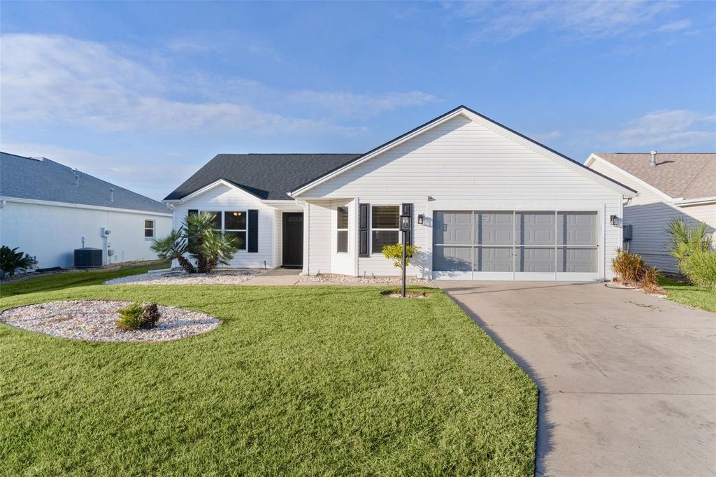 Photo of 3065 Glenwood Place, The Villages, FL 32162 (MLS # G5105996)