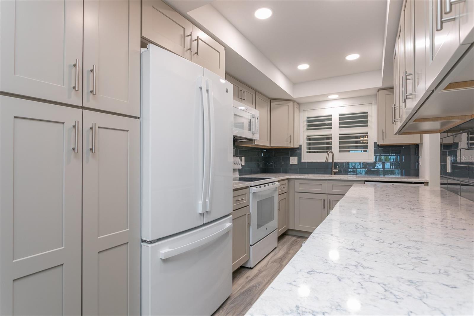 VENICE SANDS - Residential