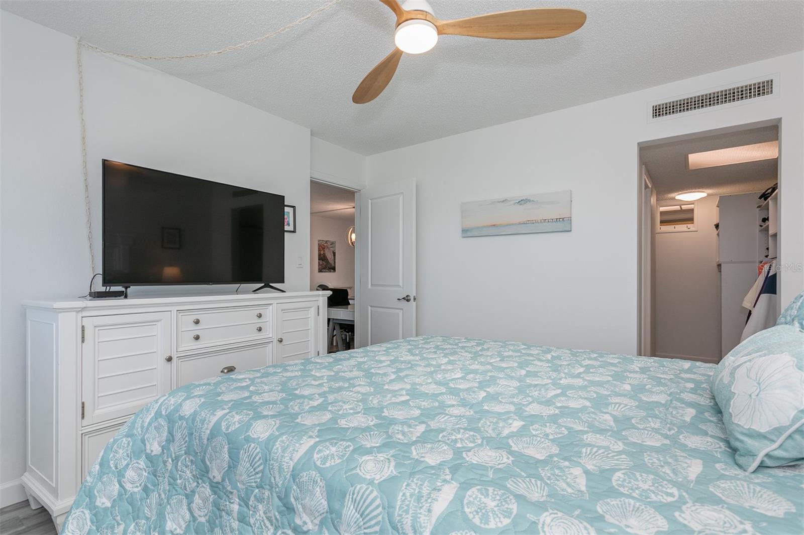 VENICE SANDS - Residential