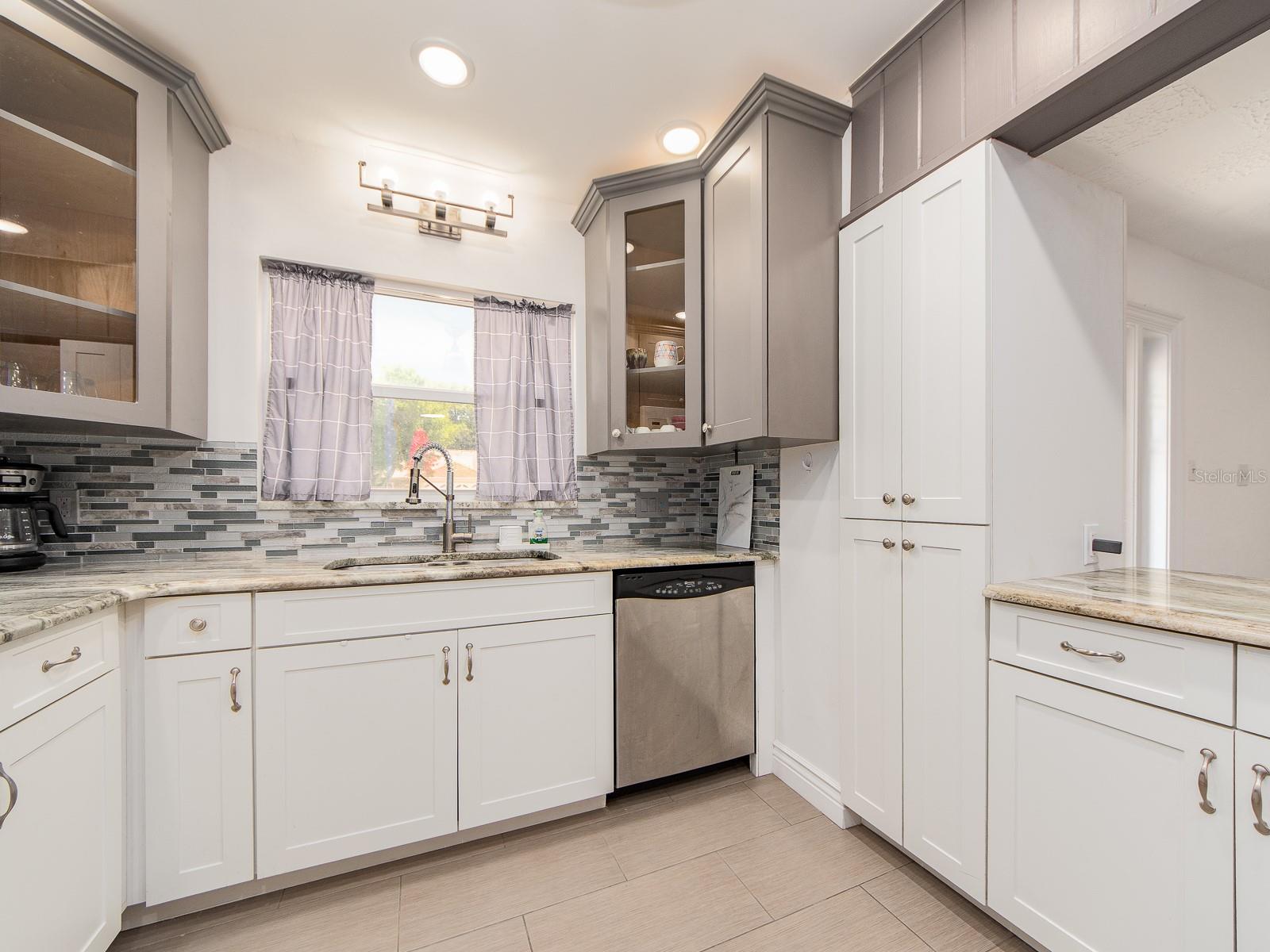 CITRUS HEIGHTS MANOR 1ST ADD - Residential