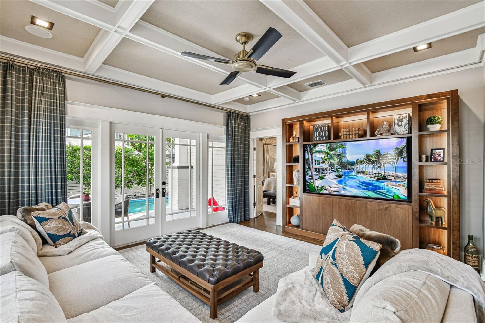 1402 S DE SOTO AVENUE