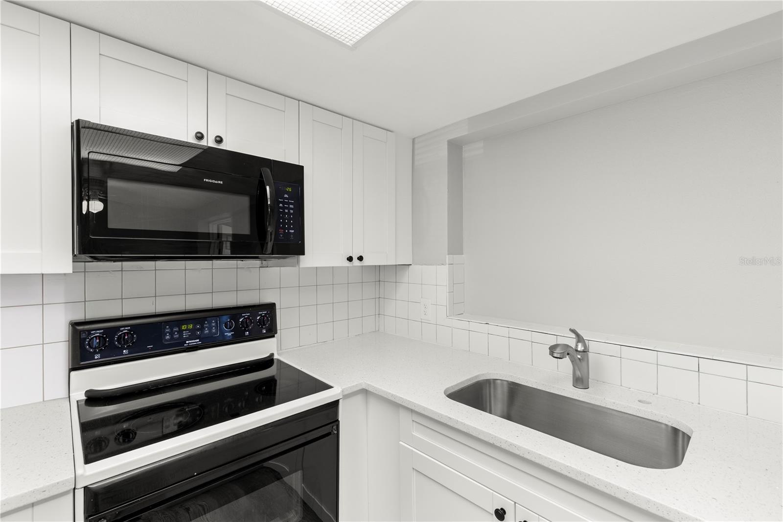HOLIDAY HILLS - Residential