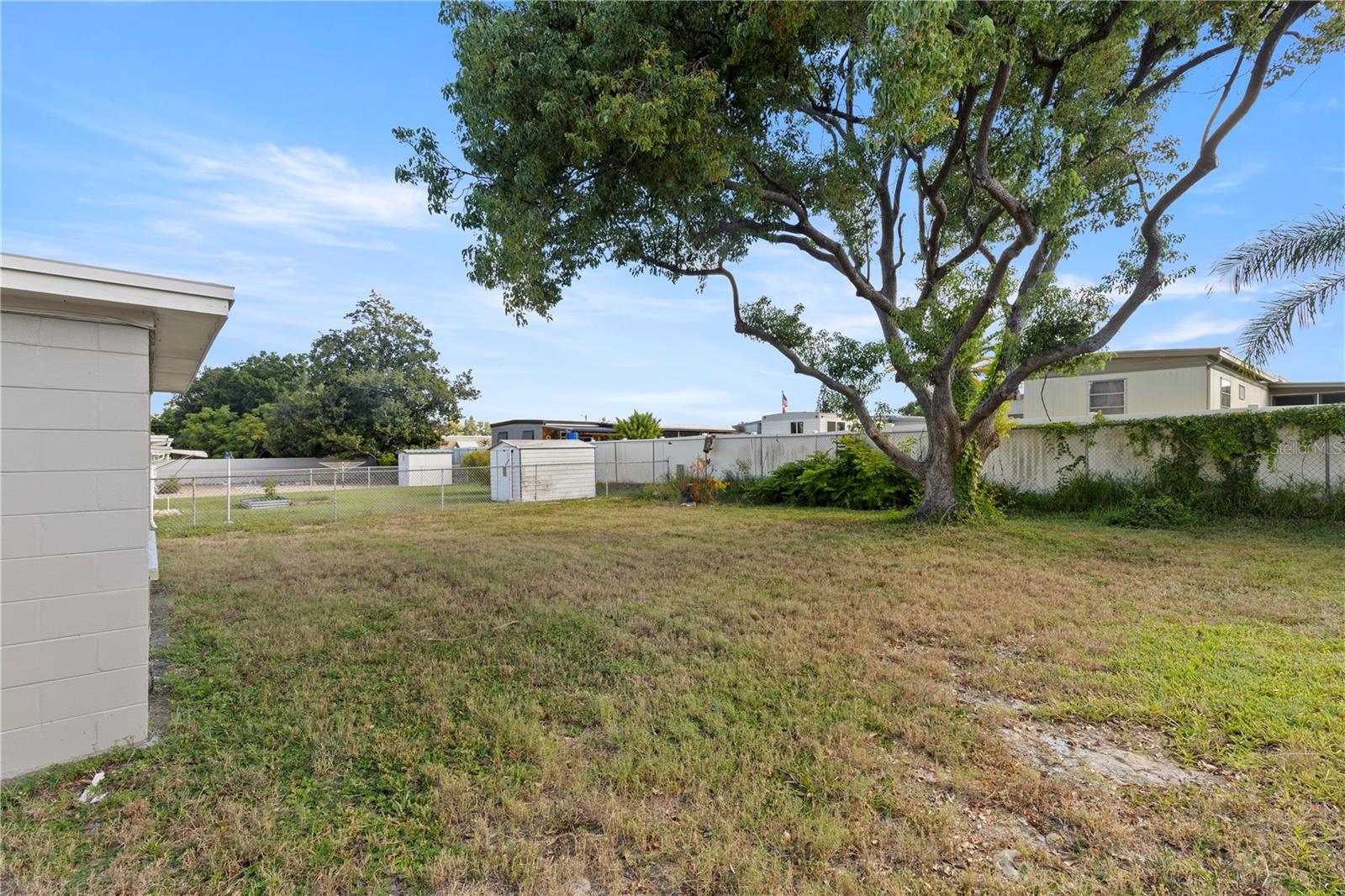 HOLIDAY HILLS - Residential