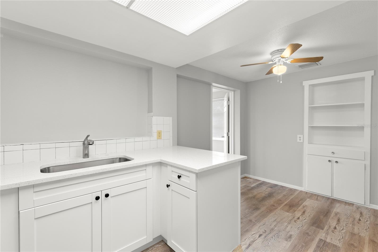 HOLIDAY HILLS - Residential