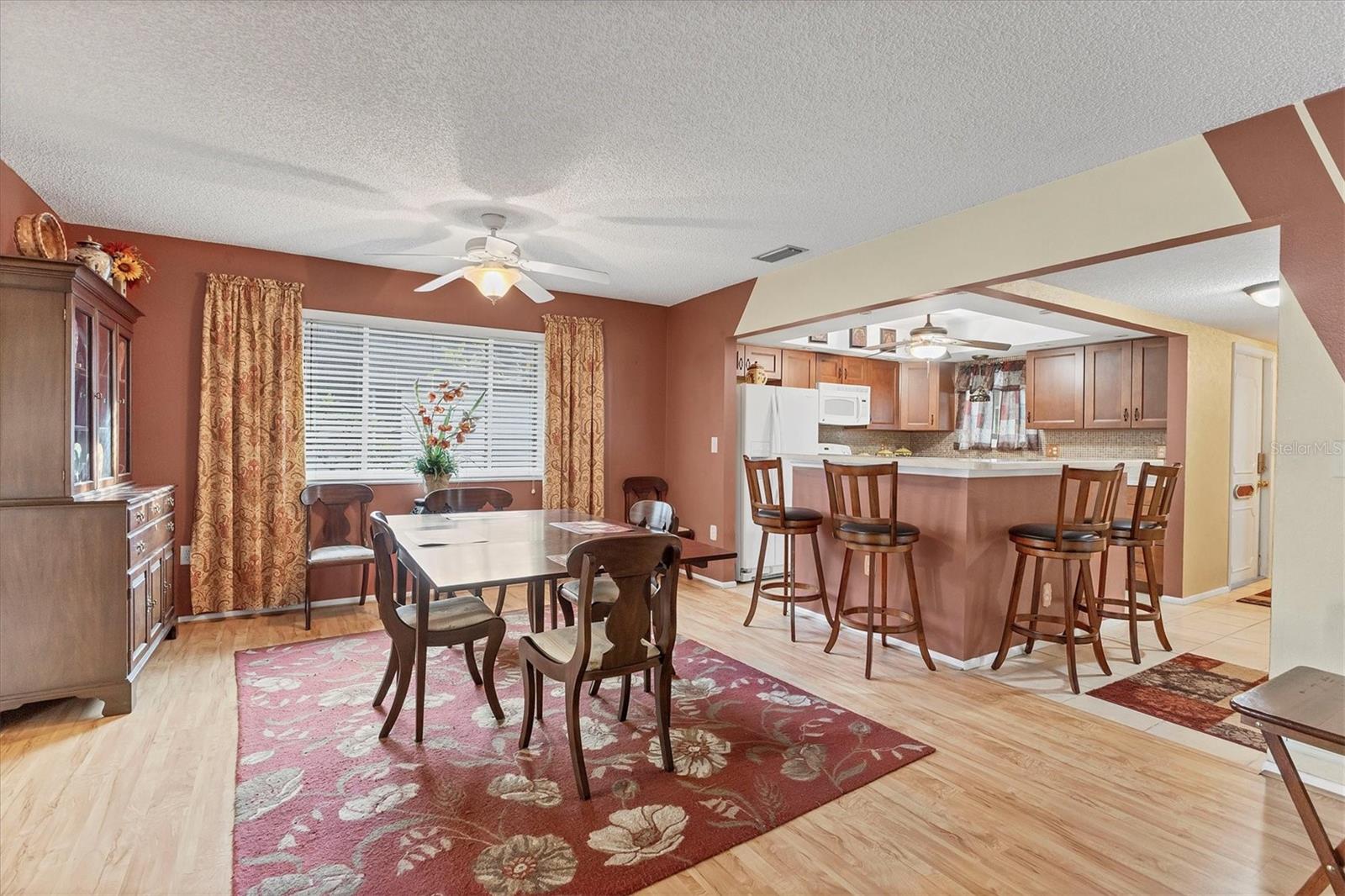 GLEN OAKS RIDGE VILLAS 2 - Residential