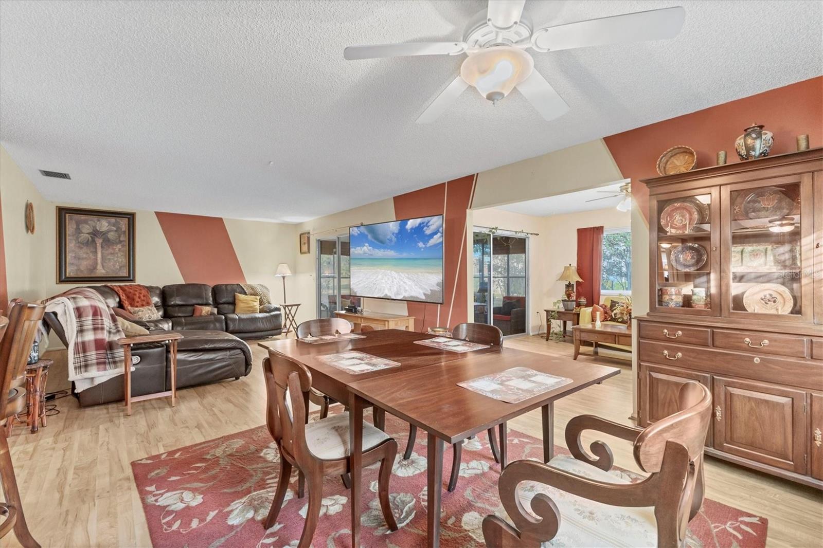 GLEN OAKS RIDGE VILLAS 2 - Residential