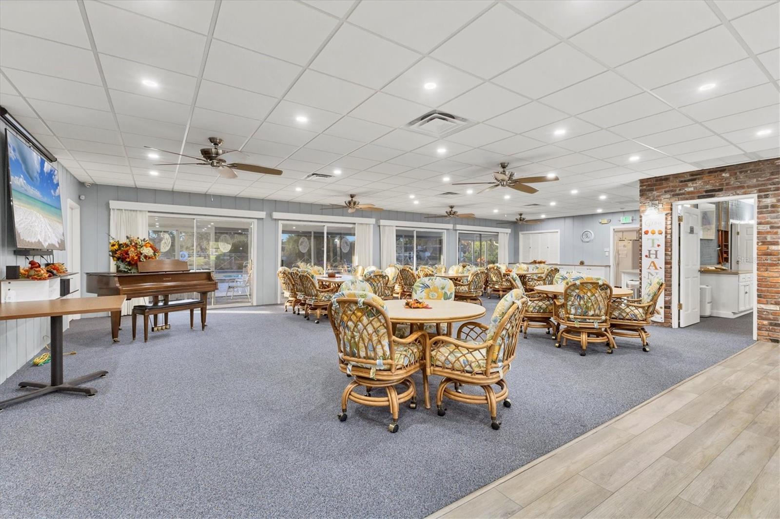 GLEN OAKS RIDGE VILLAS 2 - Residential