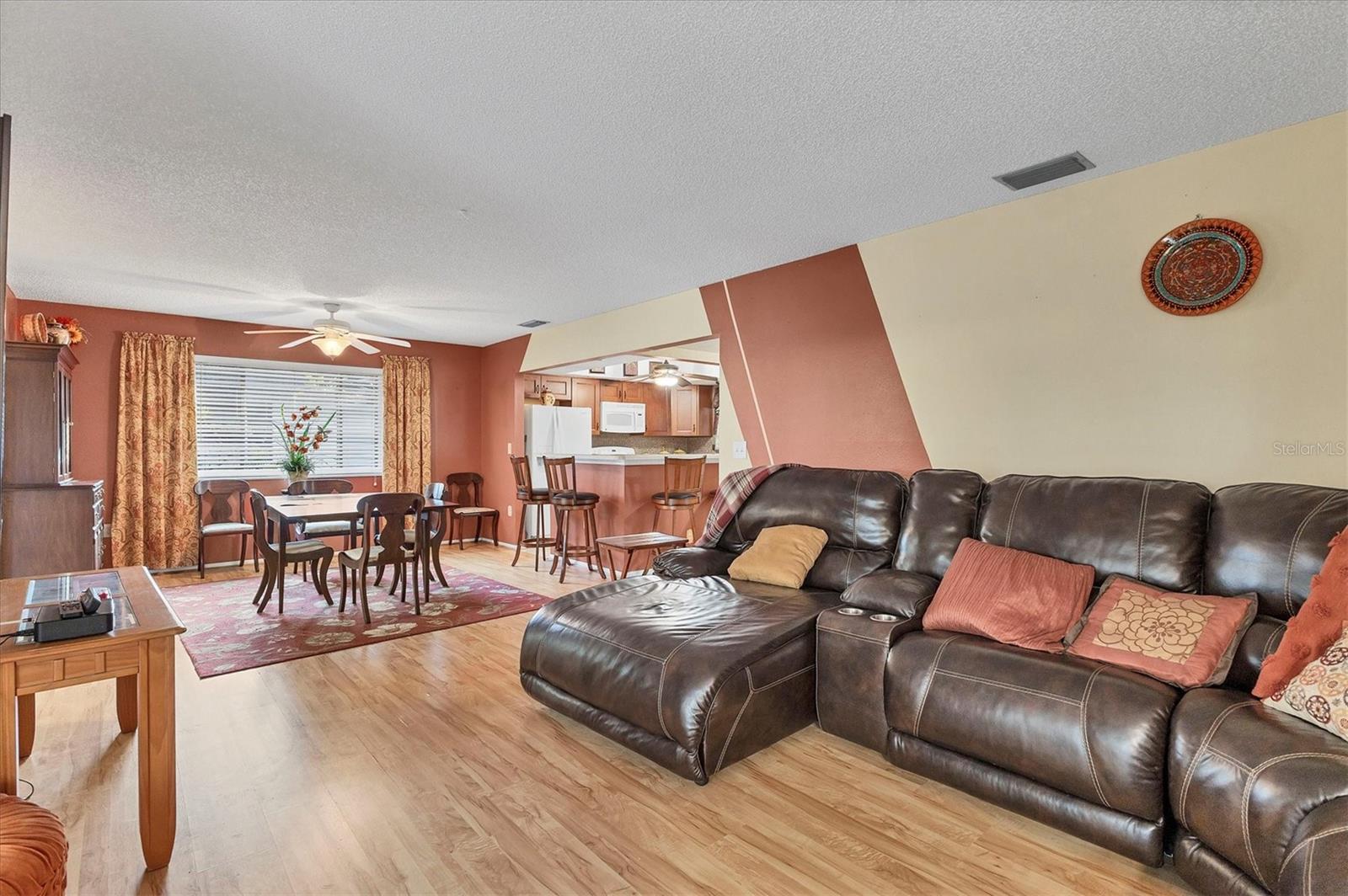 GLEN OAKS RIDGE VILLAS 2 - Residential